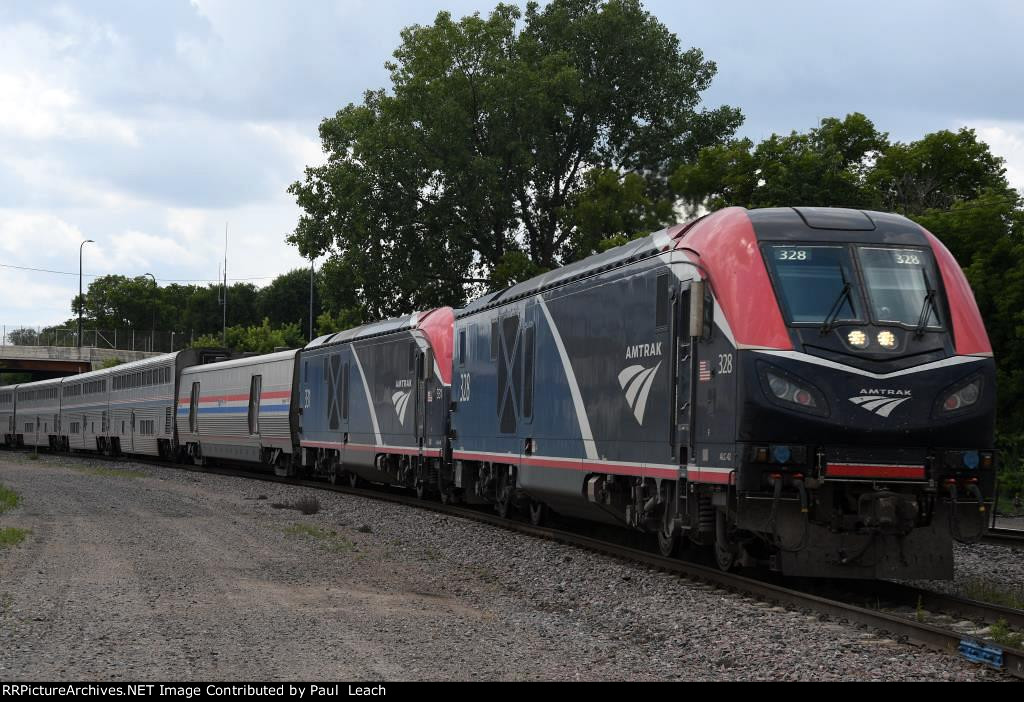 Detouring eastbound "Empire Builder"